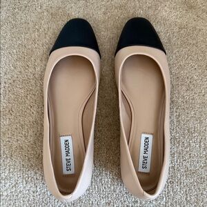 NEW Never Worn Steve Madden Black and Cream Women's Flats